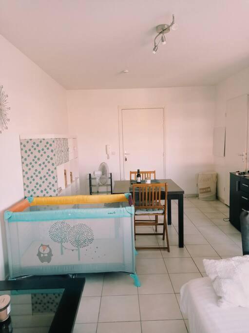 Apartment Proche De La Gare Avec Le Calme Des Vignes. Libourne